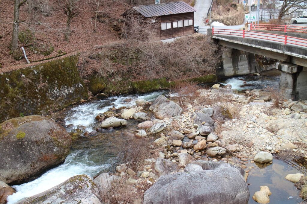 天然ラドン温泉の選び方｜濃度・泉質・効能の違いと正しい入り方